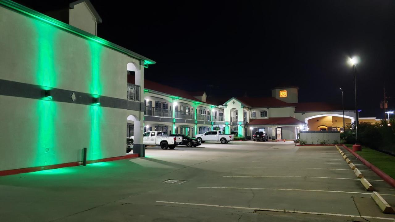 Palace Inn Addicks Екстер'єр фото