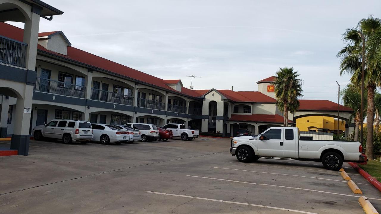 Palace Inn Addicks Екстер'єр фото